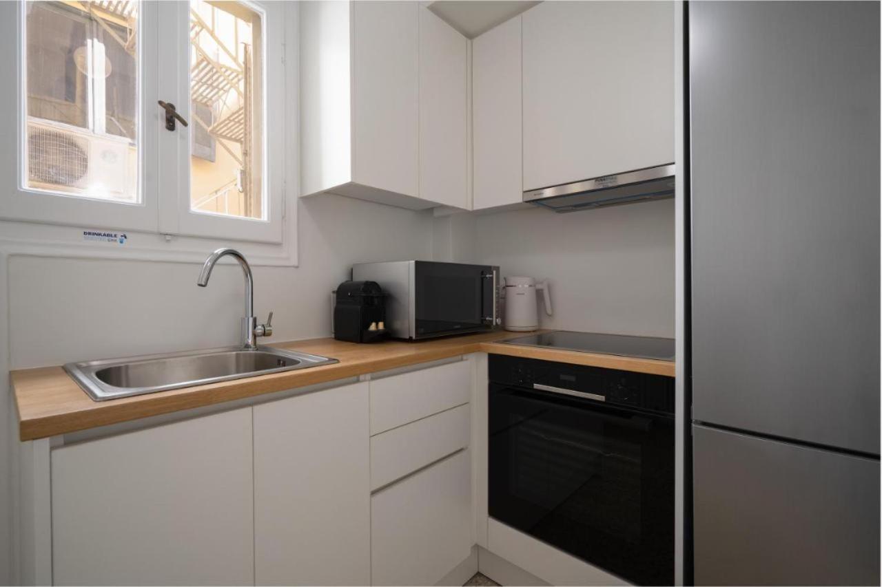Vibrant Urban Getaway: Charming 2-Bedroom Near Bars, Parks, And Metro Афіни Екстер'єр фото